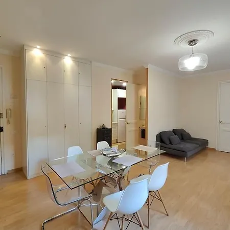 Elegant Rambla Badal 아파트 *